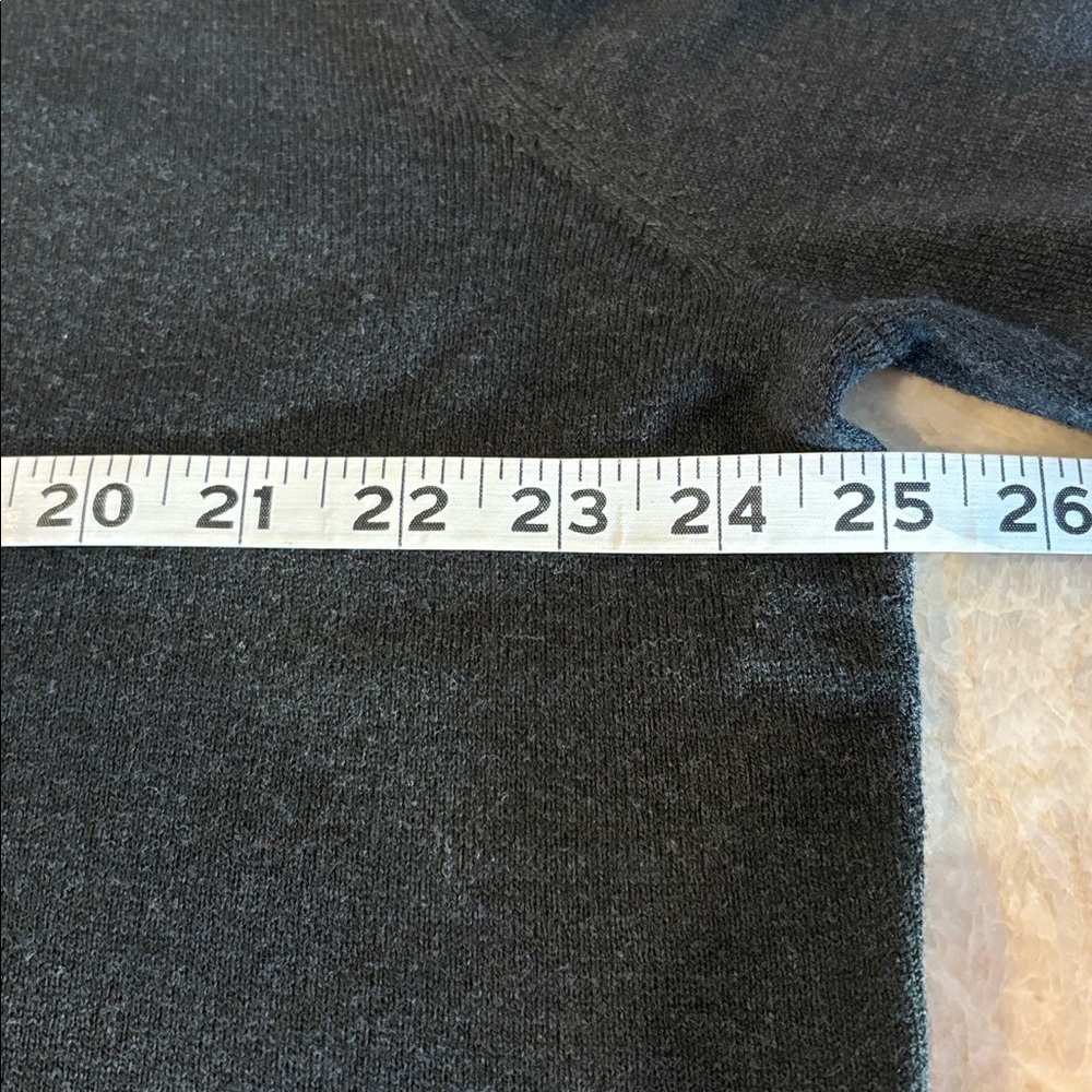 Men’s Smartwool V neck sweater. - Picture 5 of 13